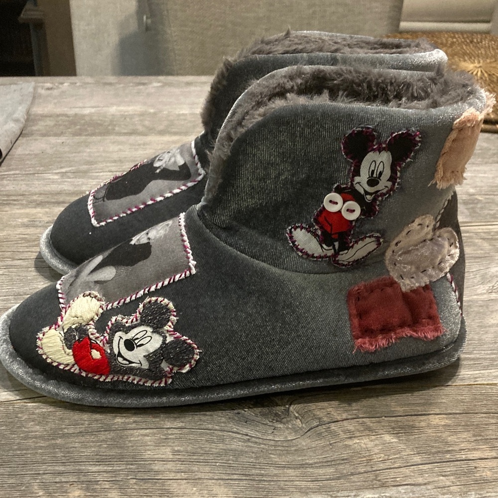“Clochard de Luxe” shoes with Graphic Patches - Picture 6 of 12